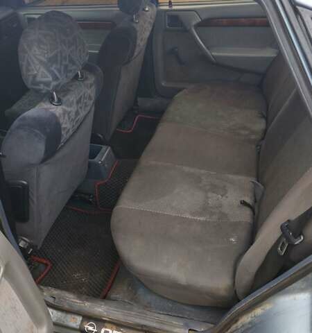 Синий Опель Вектра, объемом двигателя 1.6 л и пробегом 316 тыс. км за 950 $, фото 8 на Automoto.ua