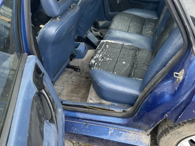 Синий Опель Вектра, объемом двигателя 2 л и пробегом 300 тыс. км за 850 $, фото 6 на Automoto.ua