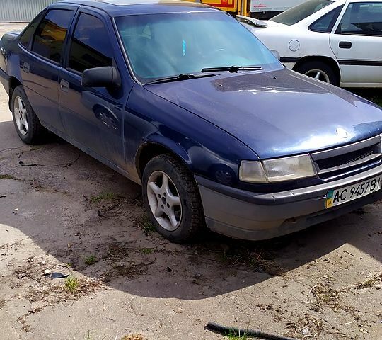 Синій Опель Вектра, об'ємом двигуна 1.6 л та пробігом 300 тис. км за 900 $, фото 1 на Automoto.ua
