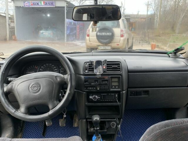 Синий Опель Вектра, объемом двигателя 1.8 л и пробегом 300 тыс. км за 1600 $, фото 7 на Automoto.ua