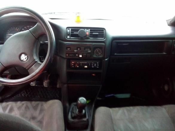 Синий Опель Вектра, объемом двигателя 2 л и пробегом 1000 тыс. км за 700 $, фото 7 на Automoto.ua