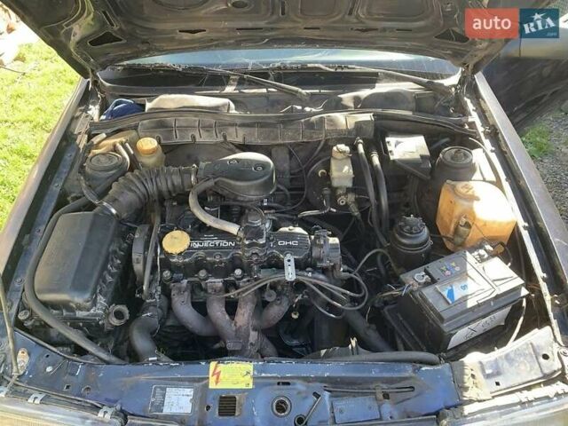 Синий Опель Вектра, объемом двигателя 1.8 л и пробегом 400 тыс. км за 900 $, фото 6 на Automoto.ua