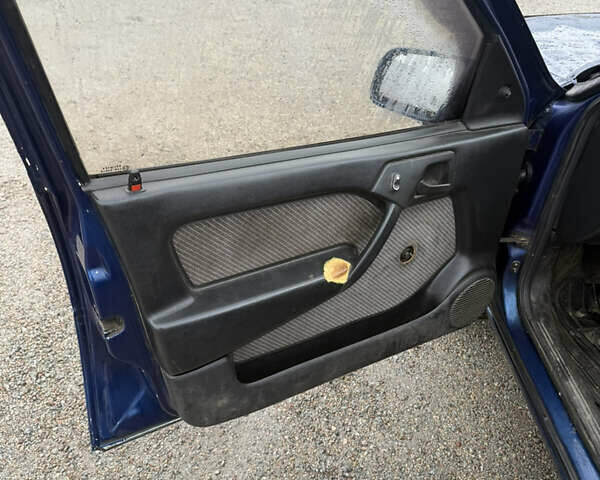 Синий Опель Вектра, объемом двигателя 1.6 л и пробегом 300 тыс. км за 1200 $, фото 5 на Automoto.ua