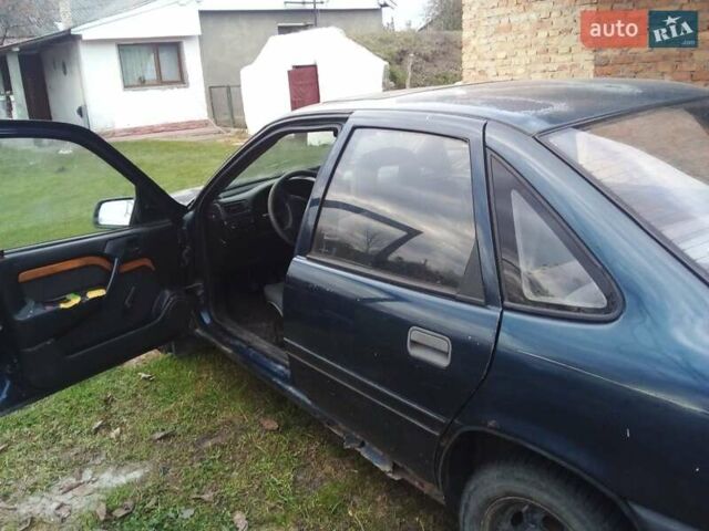 Синій Опель Вектра, об'ємом двигуна 1.6 л та пробігом 237 тис. км за 800 $, фото 6 на Automoto.ua