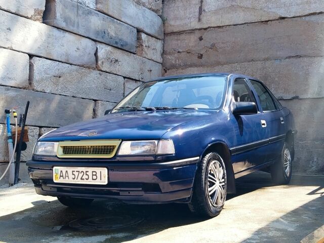 Синий Опель Вектра, объемом двигателя 1.6 л и пробегом 600 тыс. км за 900 $, фото 1 на Automoto.ua