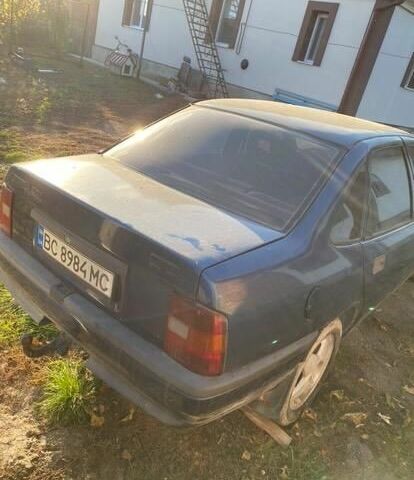 Синий Опель Вектра, объемом двигателя 2 л и пробегом 1000 тыс. км за 700 $, фото 2 на Automoto.ua