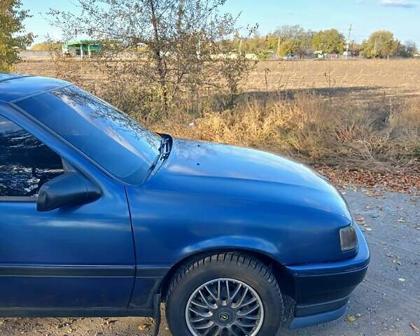 Синій Опель Вектра, об'ємом двигуна 1.6 л та пробігом 338 тис. км за 1700 $, фото 5 на Automoto.ua