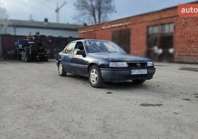Синий Опель Вектра, объемом двигателя 1.6 л и пробегом 500 тыс. км за 900 $, фото 6 на Automoto.ua