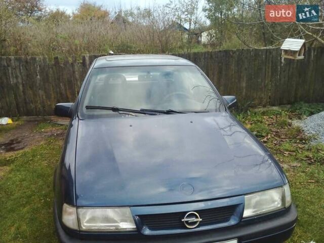 Синій Опель Вектра, об'ємом двигуна 1.6 л та пробігом 237 тис. км за 800 $, фото 1 на Automoto.ua