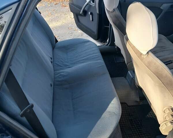 Синій Опель Вектра, об'ємом двигуна 1.6 л та пробігом 338 тис. км за 1700 $, фото 11 на Automoto.ua