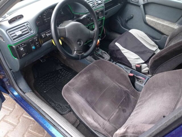 Синій Опель Вектра, об'ємом двигуна 1.6 л та пробігом 3 тис. км за 1700 $, фото 2 на Automoto.ua