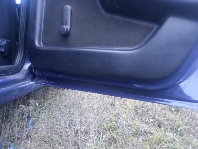 Синий Опель Вектра, объемом двигателя 1.6 л и пробегом 300 тыс. км за 1600 $, фото 9 на Automoto.ua