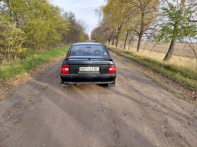 Синий Опель Вектра, объемом двигателя 2 л и пробегом 444 тыс. км за 899 $, фото 5 на Automoto.ua