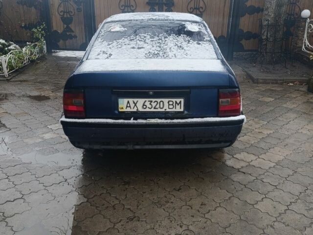 Синий Опель Вектра, объемом двигателя 1.8 л и пробегом 350 тыс. км за 1600 $, фото 3 на Automoto.ua