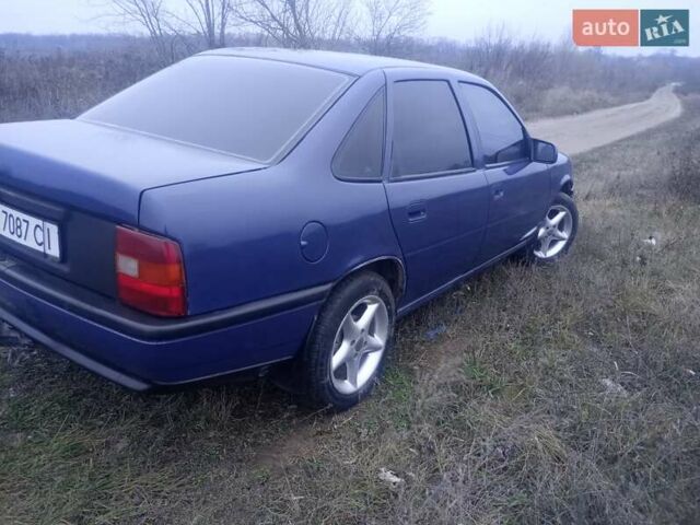 Синій Опель Вектра, об'ємом двигуна 1.6 л та пробігом 301 тис. км за 1600 $, фото 3 на Automoto.ua