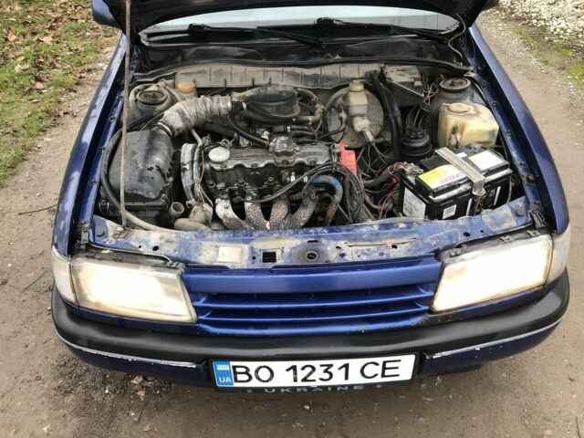 Синій Опель Вектра, об'ємом двигуна 0 л та пробігом 333 тис. км за 850 $, фото 12 на Automoto.ua
