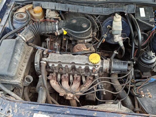 Синій Опель Вектра, об'ємом двигуна 1.6 л та пробігом 344 тис. км за 1700 $, фото 7 на Automoto.ua