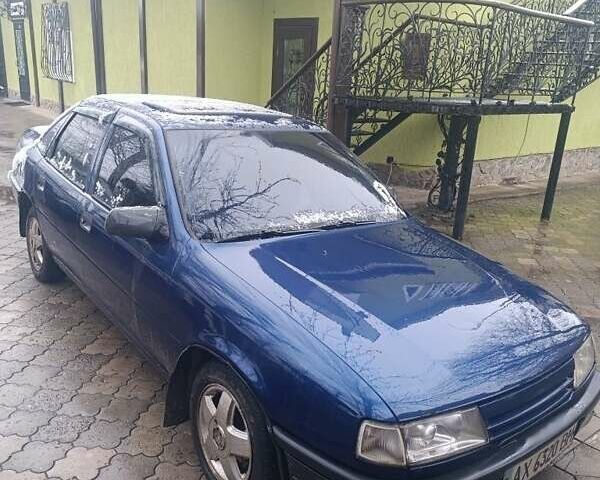 Синій Опель Вектра, об'ємом двигуна 1.8 л та пробігом 350 тис. км за 1600 $, фото 5 на Automoto.ua