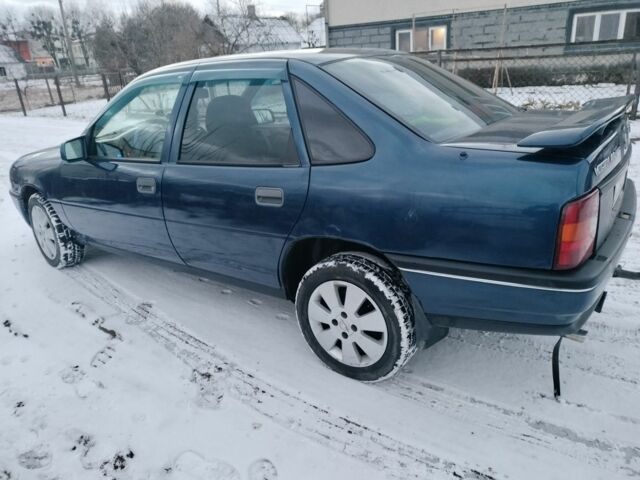 Синій Опель Вектра, об'ємом двигуна 2 л та пробігом 1000 тис. км за 1100 $, фото 1 на Automoto.ua