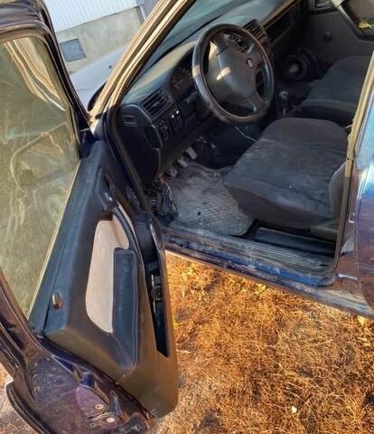 Синий Опель Вектра, объемом двигателя 2 л и пробегом 1000 тыс. км за 700 $, фото 5 на Automoto.ua