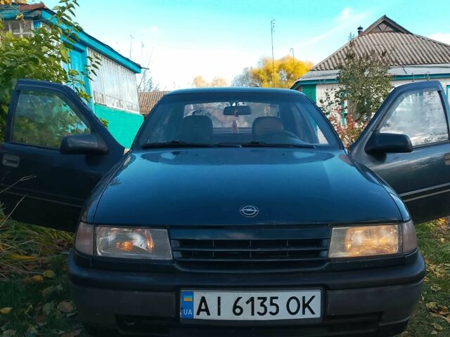 Синій Опель Вектра, об'ємом двигуна 1.6 л та пробігом 37 тис. км за 668 $, фото 2 на Automoto.ua