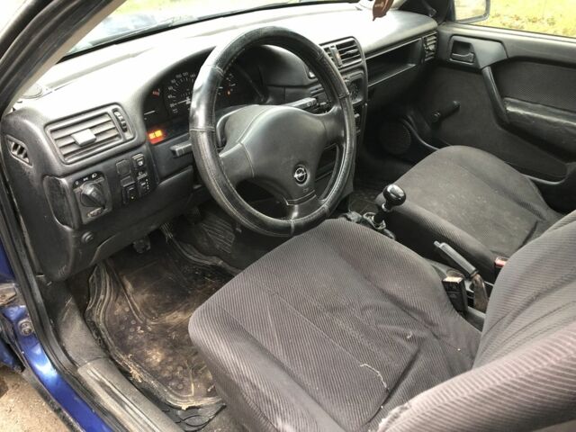 Синій Опель Вектра, об'ємом двигуна 0 л та пробігом 333 тис. км за 850 $, фото 2 на Automoto.ua