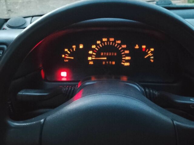 Синій Опель Вектра, об'ємом двигуна 1.6 л та пробігом 37 тис. км за 668 $, фото 3 на Automoto.ua