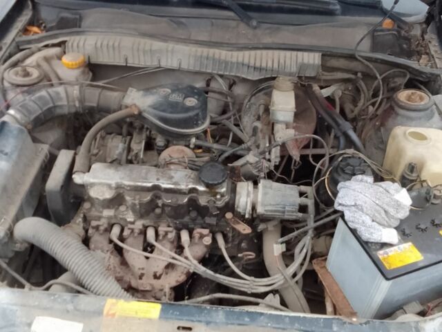 Синий Опель Вектра, объемом двигателя 1.6 л и пробегом 999 тыс. км за 300 $, фото 8 на Automoto.ua