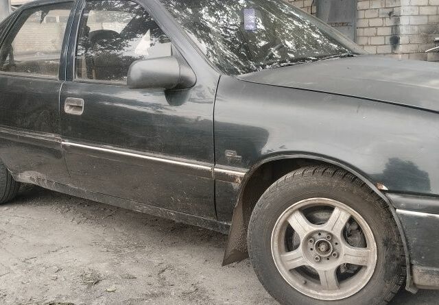 Синій Опель Вектра, об'ємом двигуна 1.8 л та пробігом 250 тис. км за 900 $, фото 1 на Automoto.ua