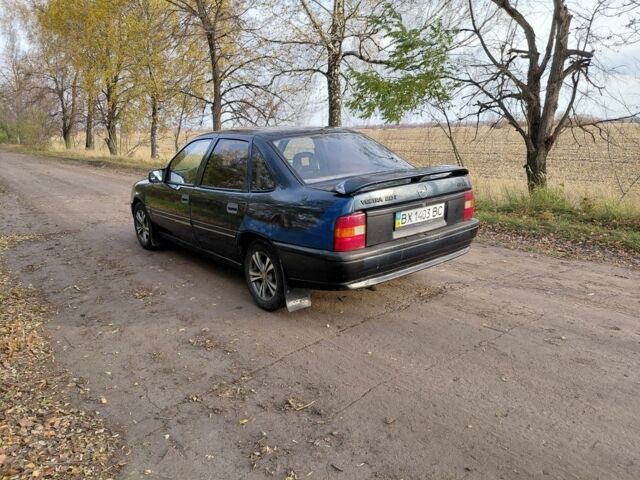 Синий Опель Вектра, объемом двигателя 2 л и пробегом 444 тыс. км за 899 $, фото 4 на Automoto.ua