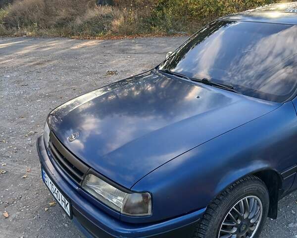 Синій Опель Вектра, об'ємом двигуна 1.6 л та пробігом 338 тис. км за 1700 $, фото 4 на Automoto.ua