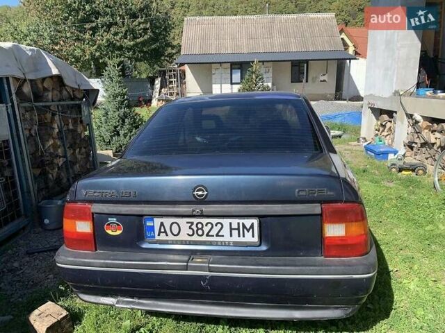 Синий Опель Вектра, объемом двигателя 1.8 л и пробегом 400 тыс. км за 900 $, фото 5 на Automoto.ua