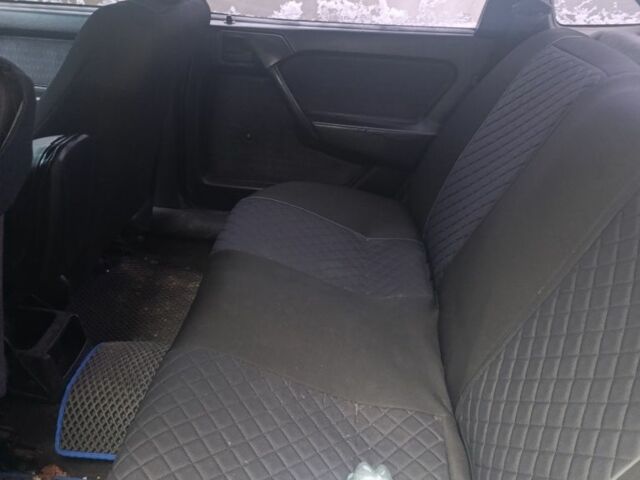 Синий Опель Вектра, объемом двигателя 1.8 л и пробегом 350 тыс. км за 1600 $, фото 5 на Automoto.ua