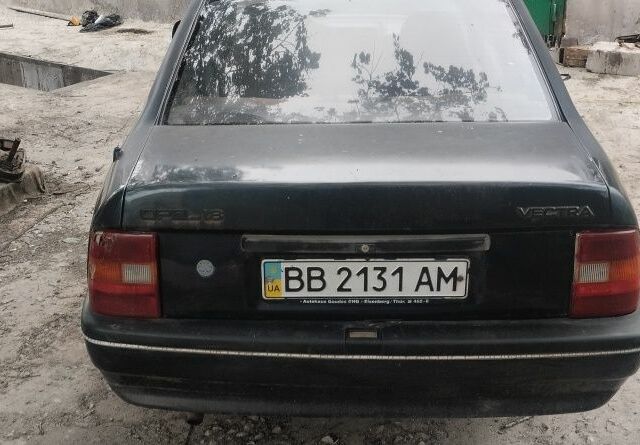 Синій Опель Вектра, об'ємом двигуна 1.8 л та пробігом 250 тис. км за 900 $, фото 2 на Automoto.ua