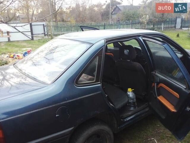 Синій Опель Вектра, об'ємом двигуна 1.6 л та пробігом 237 тис. км за 800 $, фото 9 на Automoto.ua