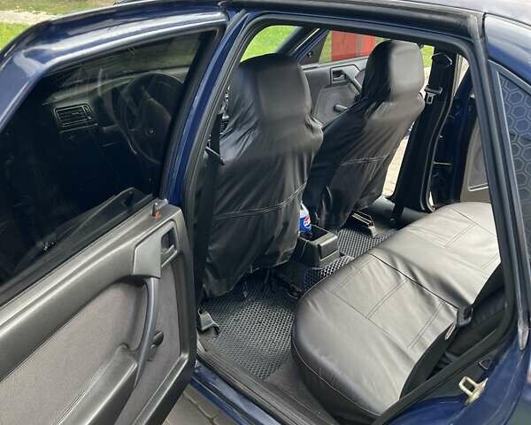 Синій Опель Вектра, об'ємом двигуна 1.8 л та пробігом 368 тис. км за 2700 $, фото 12 на Automoto.ua