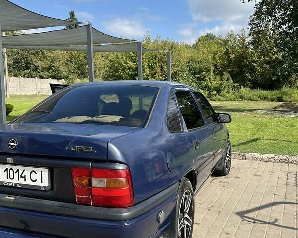 Синій Опель Вектра, об'ємом двигуна 1.8 л та пробігом 368 тис. км за 2700 $, фото 2 на Automoto.ua