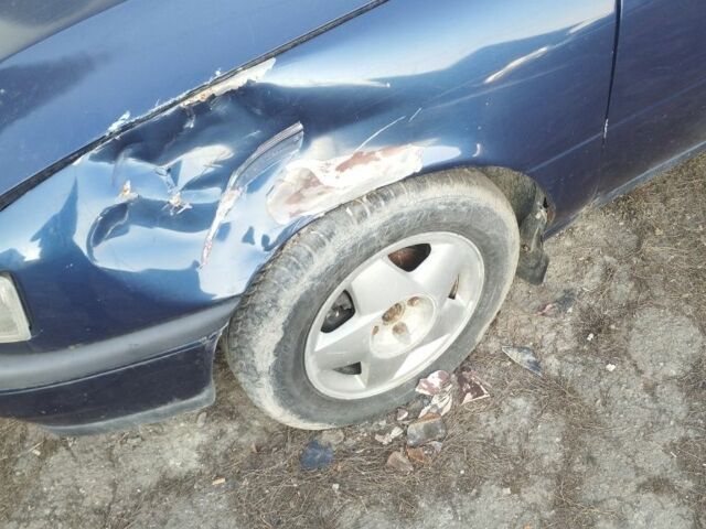 Синий Опель Вектра, объемом двигателя 2 л и пробегом 1000 тыс. км за 700 $, фото 3 на Automoto.ua