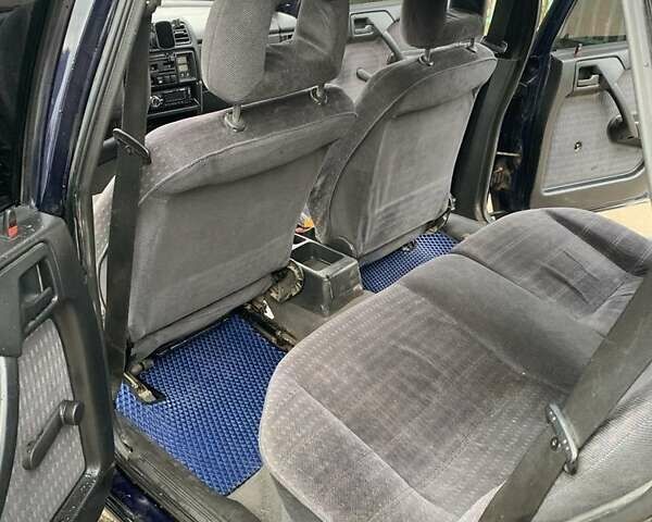 Синий Опель Вектра, объемом двигателя 1.8 л и пробегом 300 тыс. км за 1600 $, фото 7 на Automoto.ua