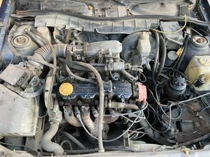 Синий Опель Вектра, объемом двигателя 2 л и пробегом 1000 тыс. км за 700 $, фото 4 на Automoto.ua