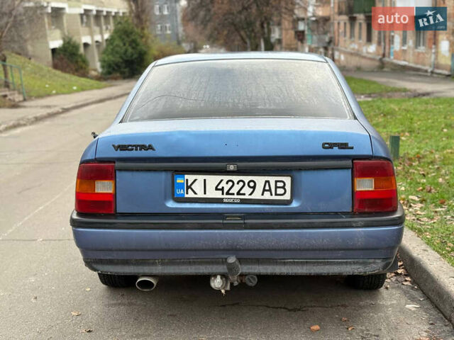 Синий Опель Вектра, объемом двигателя 1.6 л и пробегом 400 тыс. км за 1600 $, фото 5 на Automoto.ua