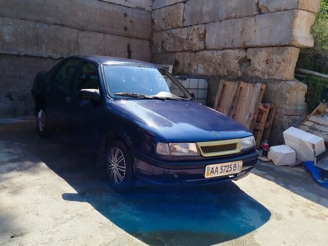 Синий Опель Вектра, объемом двигателя 1.6 л и пробегом 600 тыс. км за 900 $, фото 2 на Automoto.ua