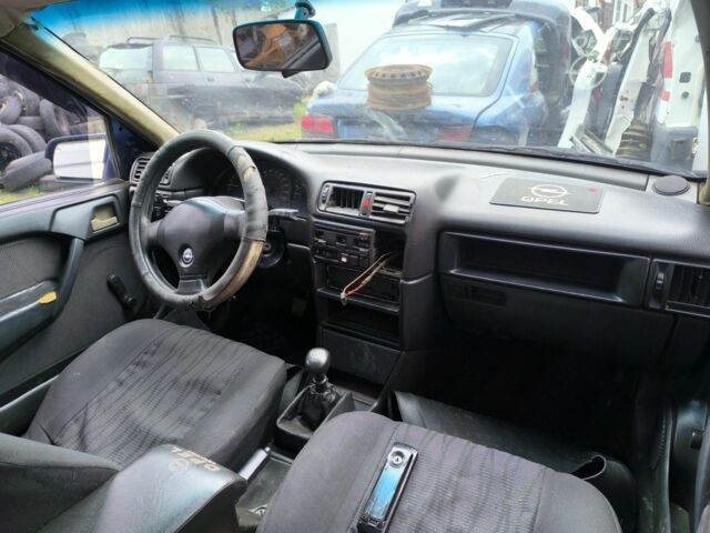 Синий Опель Вектра, объемом двигателя 1.8 л и пробегом 350 тыс. км за 600 $, фото 4 на Automoto.ua