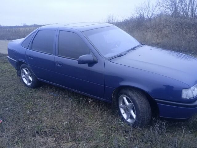 Синий Опель Вектра, объемом двигателя 1.6 л и пробегом 300 тыс. км за 1600 $, фото 3 на Automoto.ua