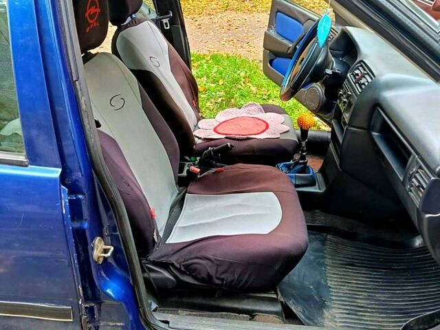 Синий Опель Вектра, объемом двигателя 1.6 л и пробегом 240 тыс. км за 1200 $, фото 2 на Automoto.ua