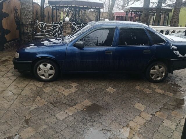 Синий Опель Вектра, объемом двигателя 1.8 л и пробегом 350 тыс. км за 1600 $, фото 1 на Automoto.ua