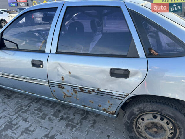 Синий Опель Вектра, объемом двигателя 1.6 л и пробегом 400 тыс. км за 750 $, фото 6 на Automoto.ua