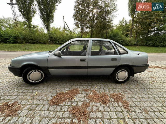 Синій Опель Вектра, об'ємом двигуна 1.6 л та пробігом 475 тис. км за 649 $, фото 3 на Automoto.ua
