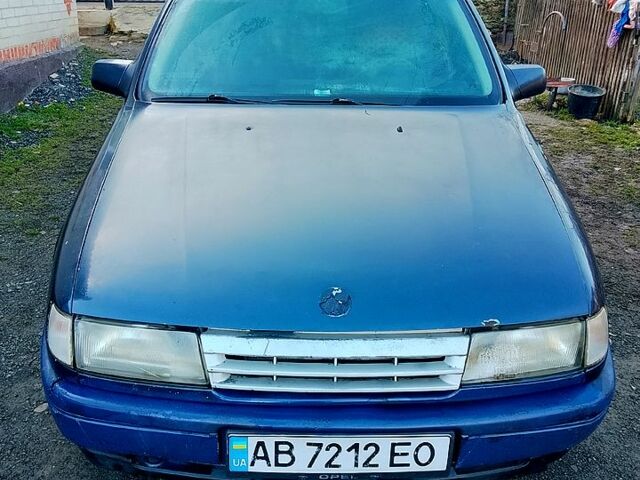 Синій Опель Вектра, об'ємом двигуна 1.6 л та пробігом 198 тис. км за 900 $, фото 1 на Automoto.ua