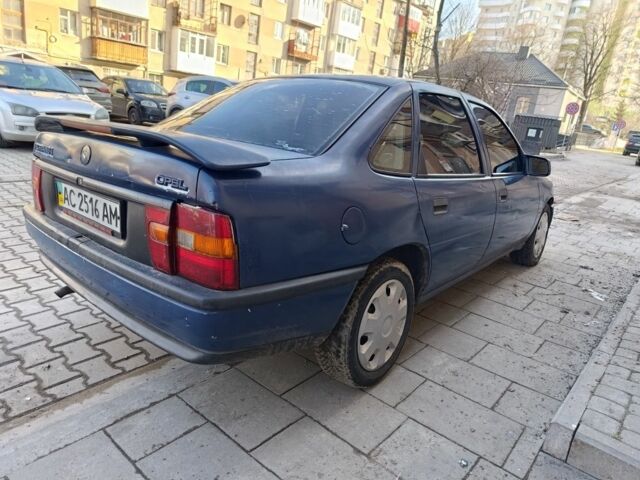 Синий Опель Вектра, объемом двигателя 1.8 л и пробегом 312 тыс. км за 890 $, фото 6 на Automoto.ua